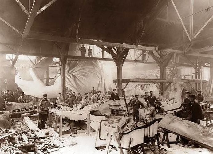 9. Chắc sẽ ít người biết điều này nhưng đây chính là công trường xây dựng tượng Nữ thần Tự do, năm 1884.