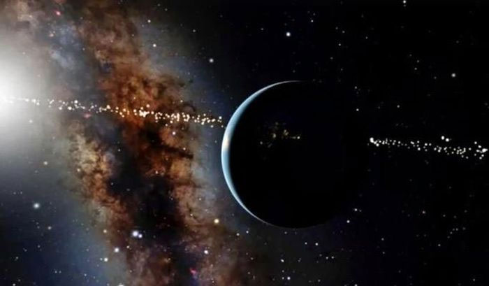 Trong vũ trụ vô tận này, con người chưa thể khám phá hết mọi địa điểm của nó. Tuy nhiên, người ta đã phát hiện ra rằng có tới 20 hành tinh khác đang theo dõi nền văn minh của Trái Đất.