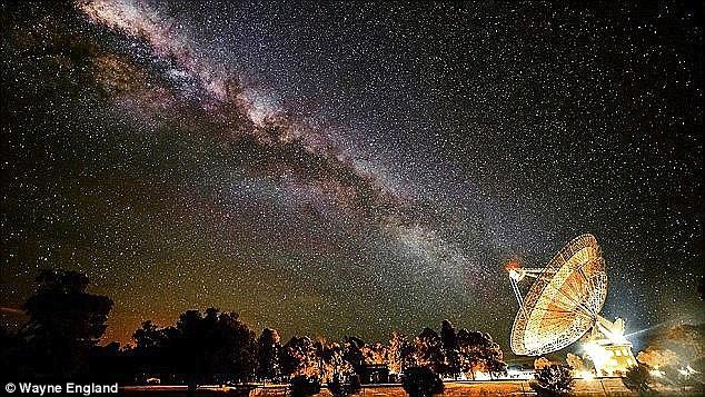 Với sự phát triển của công nghệ, việc liên lạc với người ngoài hành tinh đang trở thành một chủ đề được quan tâm nhiều hơn. Có nhiều ý kiến cho rằng nếu chúng ta tiếp xúc với người ngoài hành tinh, chúng ta có thể học hỏi được nhiều điều mới mẻ và có thể giúp chúng ta hiểu rõ hơn về vũ trụ.