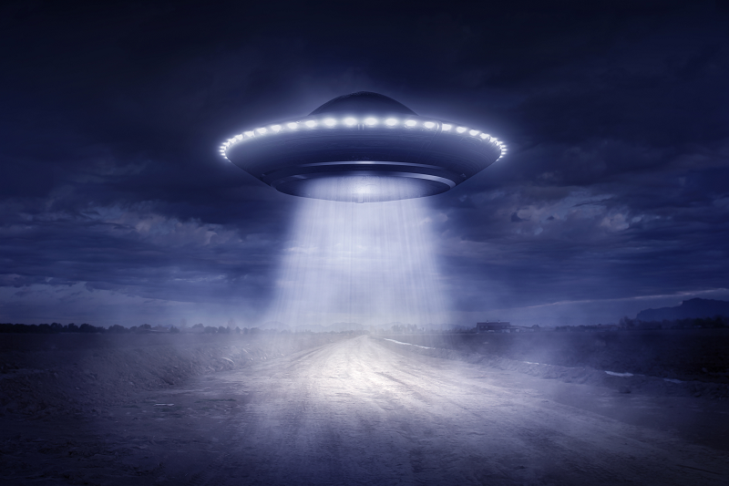 Khi nghĩ đến UFO, nhiều người thường nghĩ đến những câu chuyện kỳ lạ về người ngoài hành tinh và cuộc hội ngộ đầu tiên với các sinh vật ngoài hành tinh. Tuy nhiên, một số người tin rằng các UFO đã từng ngăn cản một cuộc chiến tranh hạt nhân diễn ra tại Trái Đất.