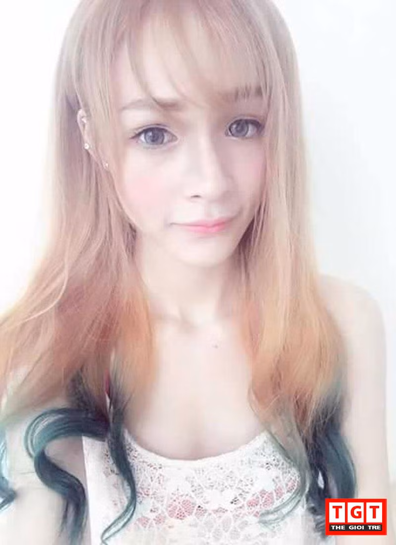 Chia sẻ về dự định sắp tới, hot girl xinh đẹp Phương Tây cho biết: " Trước mắt Tây sẽ tham gia đóng phim, MV, và nhận các show chụp hình. Đặc biệt, Tây đã đóng xong bộ phim Eya Bite và chờ ngày ra mắt thôi".