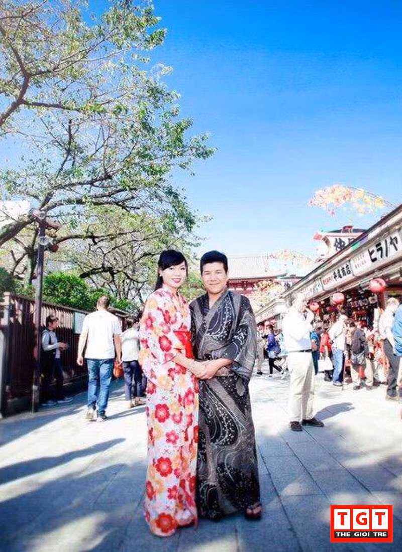 Hai vợ chồng đã dành cho nhau khoảnh khắc ngọt ngào, lãng mạn và giản dị hệt như trong phim khi có thói quen sau khi ăn, cùng đợi nhau đi tắm rồi xem tivi cùng nhau. Mỗi buổi tối, Trang “giao kèo” cho chồng phải hôn lên trán cô và chúc ngủ ngon. Ngược lại, Ikeda cũng yêu cầu vợ của mình phải ôm anh trước khi anh đi làm. Mặc dù vì đặc thù công việc, nên anh chàng phải dậy sớm đi làm từ 2h sáng, nhưng hầu như ngày nào Trang cũng thức dậy vào khoảng thời gian đó để ôm chồng của mình trước khi anh ra khỏi nhà.