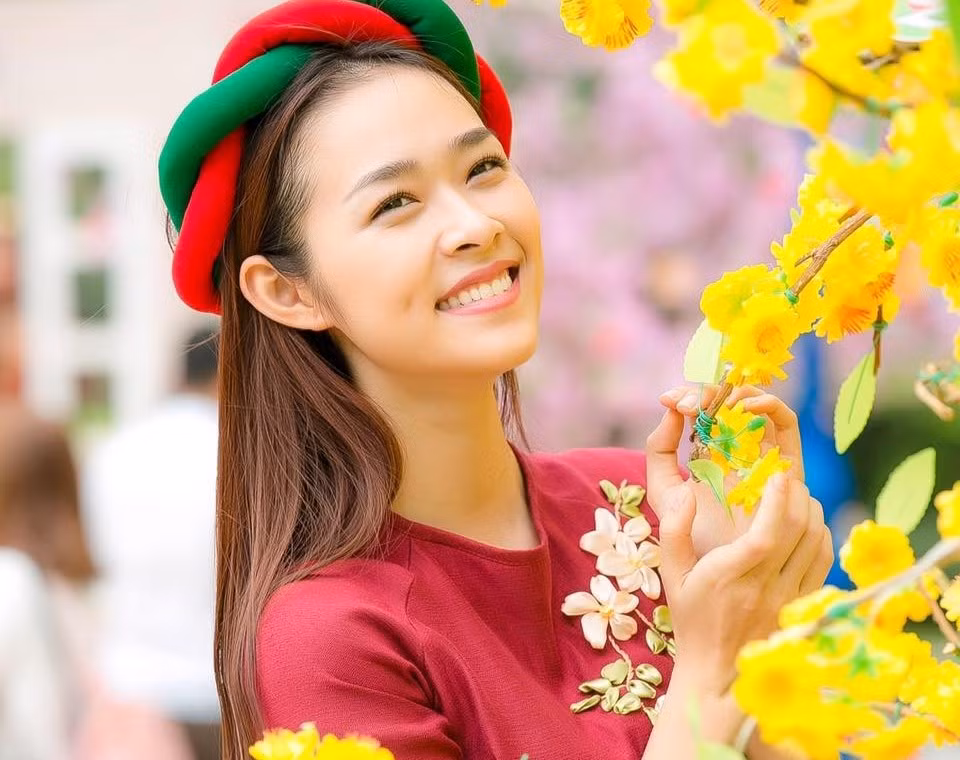 Năm 19 tuổi, Diệp Bảo Ngọc tuyên bố kết hôn khiến nhiều người bất ngờ. Cặp Thành Đạt - Bảo Ngọc nhận được nhiều lời chúc phúc, khen ngợi từ dân mạng. Năm 2015, hot girl Sài thành và chồng chia tay vì không tìm được tiếng nói chung. Hiện tại, cô có cuộc sống vui vẻ bên con trai. Sau những buồn đau, Diệp Bảo Ngọc vẫn luôn lạc quan, tự tin bước tiếp.