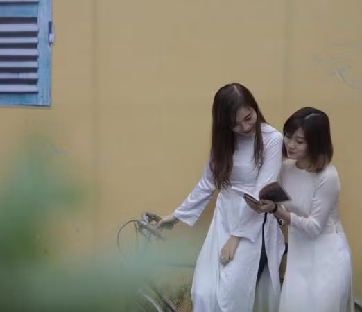 Cùng ngắm một số hình ảnh của nữ sinh "gây thương nhớ" trong hội sách Thời ấy: