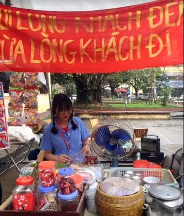 Ngọc Anh tâm sự: “Qua hội sách cũ giúp bản thân hiểu hơn về thế hệ cha mẹ mình. Tuy cuộc sống vật chất còn nhiều vất vả, nhưng đời sống tình thần, tình càm và lý tưởng luôn tràn đầy. Qua đó, mình nhận ra rằng, cần trân trọng hơn những giá trị của cuộc sống hiện đại”.