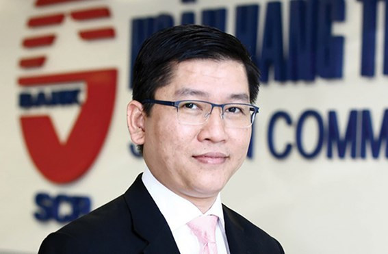  Võ Tấn Hoàng Văn, nguyên Tổng Giám đốc SCB ký hợp thức hồ sơ 638 khoản vay, giúp sức cho Trương Mỹ Lan chiếm đoạt 192.434 tỷ đồng.