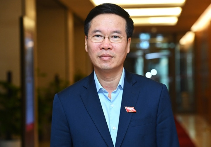 Quoc hoi mien nhiem cac chuc vu voi ong Vo Van Thuong