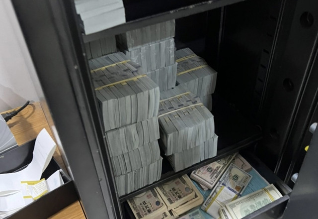 Hai chi em buon lau 6 tan vang doi dien hinh phat nao?-Hinh-3