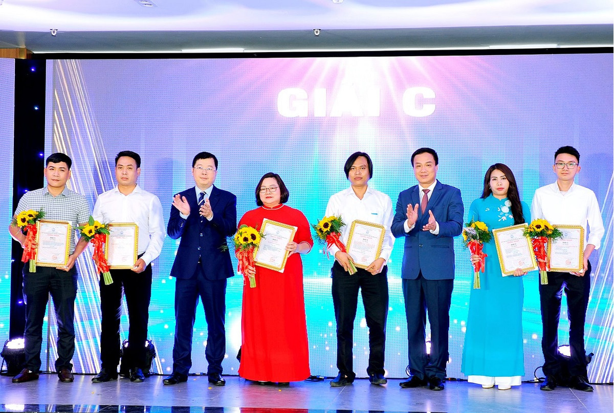 Báo Tri thức & Cuộc sống đoạt giải C Giải báo chí “Hải Dương khát vọng, phát triển“ Bao Tri thuc & Cuoc song doat giai C Giai bao chi “Hai Duong khat vong, phat trien“