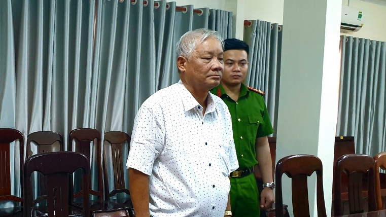 De nghi ky luat cuu Chu tich tinh Phu Yen Pham Dinh Cu