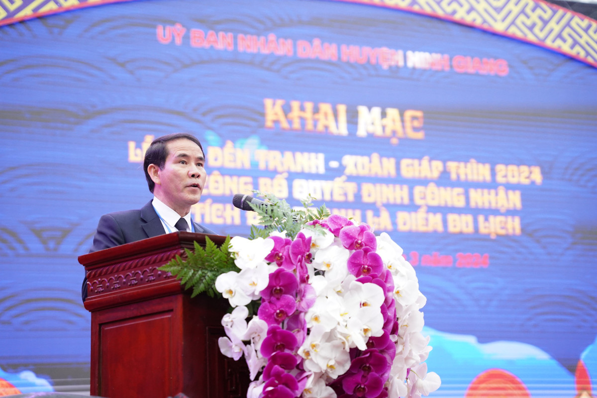 Đọc diễn văn khai hội, Phó Chủ tịch UBND huyện Ninh Giang Nguyễn Thành Vạn nhấn mạnh Lễ hội truyền thống đền Tranh năm nay có thêm ý nghĩa quan trọng khi di tích kiến trúc nghệ thuật quốc gia đền Tranh vừa được UBND tỉnh Hải Dương công nhận là điểm du lịch cấp tỉnh.