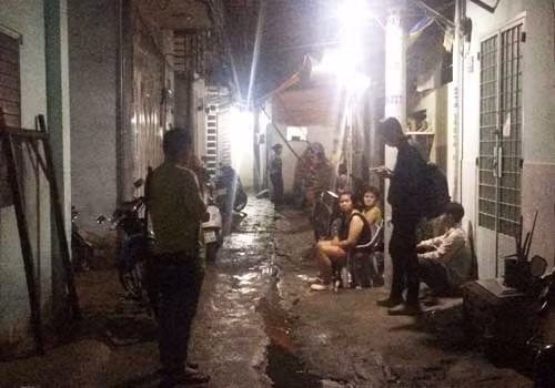 Chong vua roi khoi nha, vo chet voi nhieu vet thuong tren nguoi