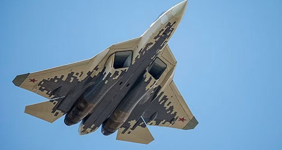 Trước đó những chỉ trích về tiêm kích Nga cũng được trang Sohu của Trung Quốc nhắc tới, họ cho rằng trong trận chiến tầm xa, Su-35 và Su-57 với diện tích phản xạ radar (RCS) quá lớn sẽ không có lợi thế trước đối phương.