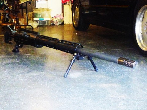 Súng bắn tỉa SOP của Hoa Kỳ là loại súng bắn tỉa tầm siêu xa. Đạn của súng bắn tỉa SOP có thể bắn trúng mục tiêu ở cự li 2,74 km với sai số chỉ 5 inch (khoảng 12 cm).