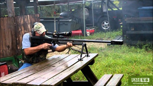 HS-50 là loại súng trường bắn tỉa của Áo dùng để chống các loại trang thiết bị quân sự. Súng có hai phiên bản. Một là loại 50BMG phổ biến và loại kia là 460 Steyr.