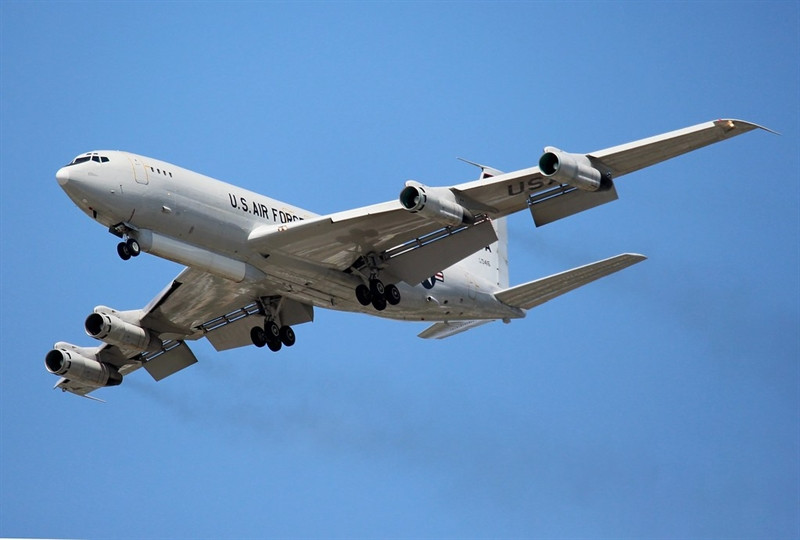 Theo kế hoạch, sau khi hoàn thành gói nâng cấp mới, E-8C sẽ được Không quân Mỹ điều đến Đông Âu để giám sát Nga. Ngoài ra, dòng máy bay cũng sẽ được điều đến Trung Đông để giám sát những diễn biến bất thường nhiều khu vực tại điểm nóng này.