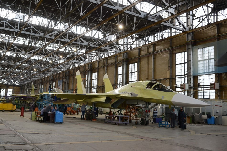 Nếu được thông qua, nhà máy Novosibirsk sẽ chỉ sản xuất các linh kiện và khối linh kiện mà thôi, còn lại toàn bộ quá trình lắp ráp tổng thành Su-34 sẽ được triển khai ở một nhà máy đặt tại vùng Viễn Đông.