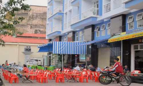 Khoi to thanh nien 16 tuoi chem rot tay doi thu