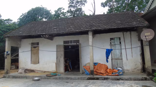 Căn nhà của bà cháu T. Ảnh: Hoàng Cát