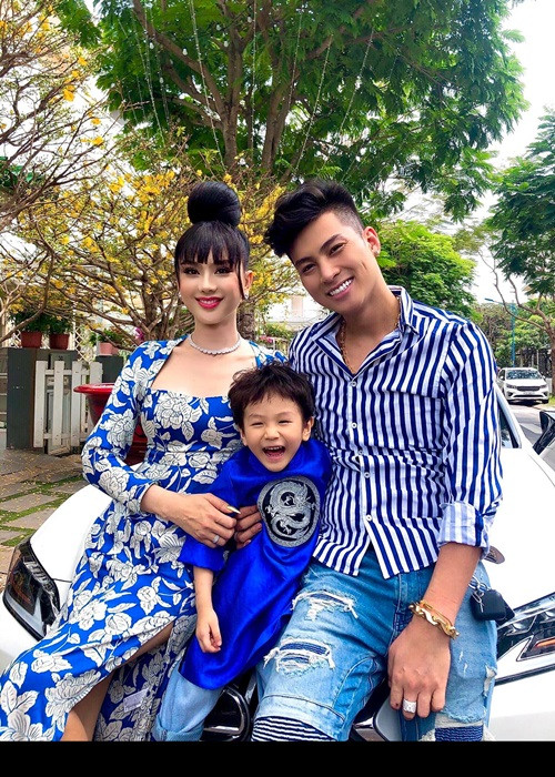 Ông xã của Lâm Khánh Chi vẫn luôn yêu thương con trai không phân biệt bé là con ruột của ai.