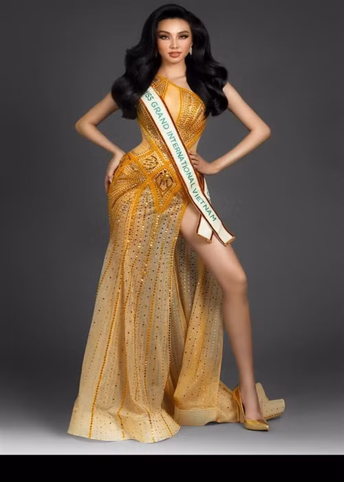 Giữa ồn ào, Thùy Tiên trả lời truyền thông rằng Đặng Thùy Trang có hứa hẹn sẽ hỗ trợ cô liên quan đến trang phục, son phấn trong quá trình dự thi Hoa khôi Nam Bộ nhưng thực thế không hỗ trợ gì. Cô còn khẳng định không nhận bất cứ khoản tiền 1,5 tỷ đồng nào từ Thùy Trang.