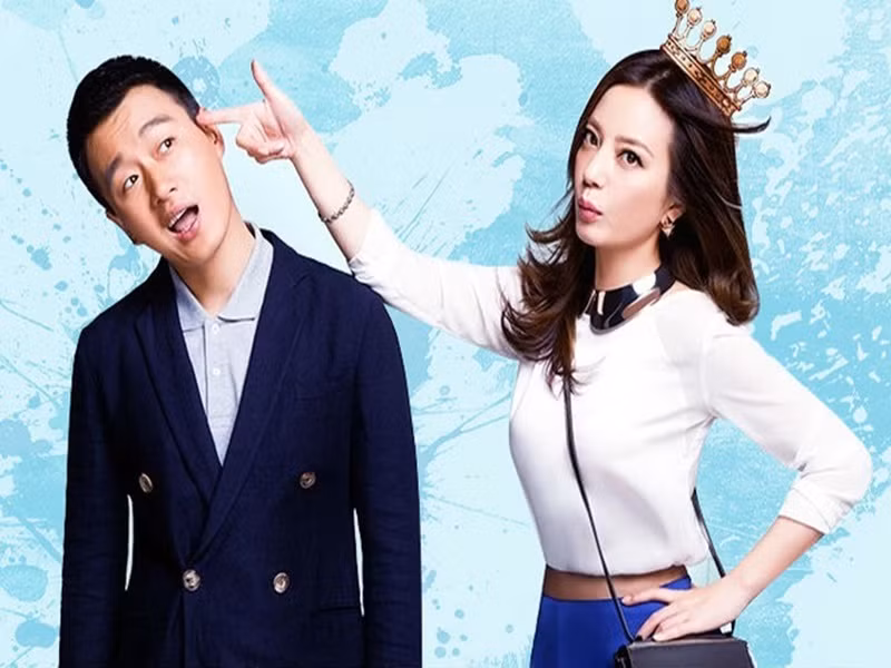 Triệu Vy là một trong những nữ diễn viên có cát-sê cao nhất Trung Quốc. Năm 2014, cô được trả lương 30 triệu NDT (104 tỷ đồng) cho 45 tập của bộ phim "Mẹ hổ, bố mèo".