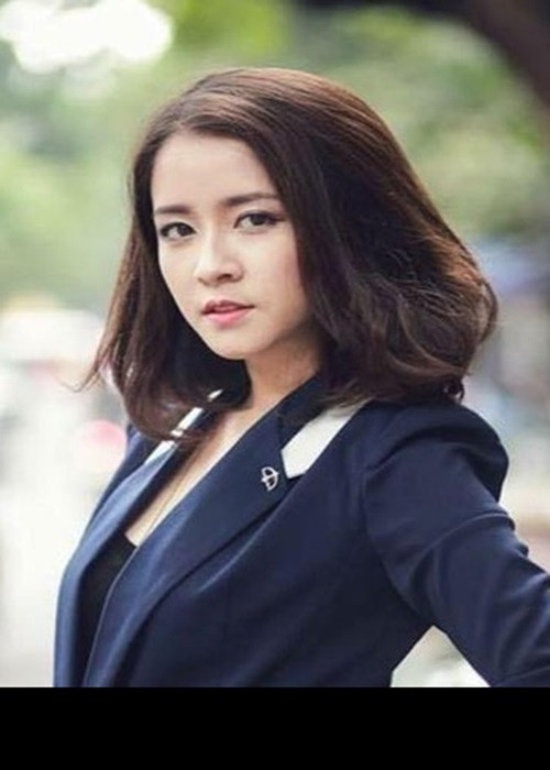 Thùy Dương - nữ diễn viên phim "Người phán xử" làm mẹ đơn thân năm 21 tuổi. Thời gian đầu, cô không mấy vất vả bởi được bố mẹ đẻ lo lắng. Tuy nhiên, sau khi ra trường, vì mâu thuẫn với bố mẹ trong hướng đi lập nghiệp, Thùy Dương ra ở riêng. Với 1 triệu tiền lương thực tập, cô từng phải bán tư trang để lo cho con.