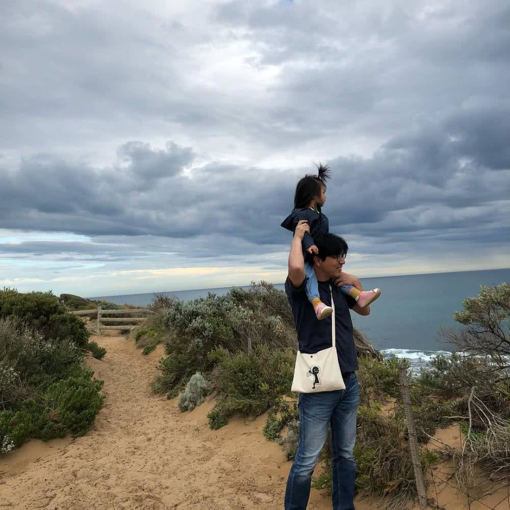 Mới đây, nữ diễn viên chia sẻ, gia đình cô về làng quê ở Hàn Quốc sống hơn một năm qua. Thang Duy cùng chồng trồng ngô, dưa hấu, bí đỏ, cà chua, dưa leo. Ảnh: Dân Việt