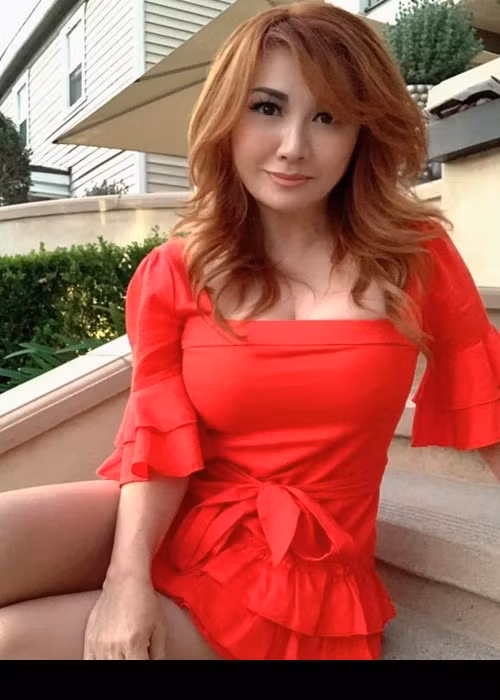 Trizzie Phương Trinh từng khoe Tommy quan tâm, chăm sóc cô lẫn các con của cô. Ngoài ra, Tommy còn giữ mối quan hệ tốt với Bằng Kiều.