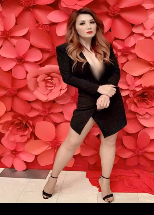 Trizzie Phương Trinh hiện tại bước sang tuổi 55, từng 3 lần sinh nở nhưng trẻ trung, quyến rũ.