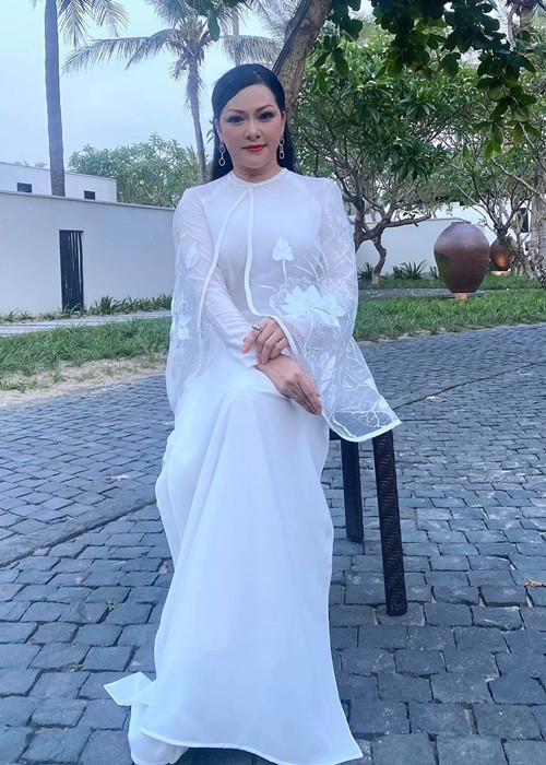 Theo Như Quỳnh, do khối u chèn vào dây thần kinh số 7 nên trí nhớ của nữ ca sĩ giảm sút, dễ bị căng thẳng. Ngoài ra, đôi khi uống quá liều, thuốc làm cho Như Quỳnh bị loạng choạng.