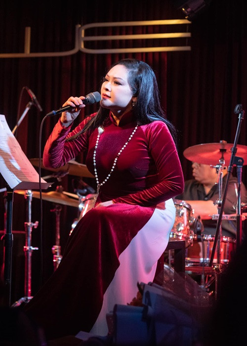 Như Quỳnh đang chịu những tác dụng phụ của chứng nghiện thuốc ngủ. “Do uống nhiều thuốc ngủ nên tôi mắc chứng hay quên. Cộng với tuổi ngày càng cao mà hiện nay bạn bè gọi tôi là "Như bà bà", tôi càng dễ quên. Quên trước quên sau nên đâm ra cũng có lúc quên cả lời bài hát”, cô nói.