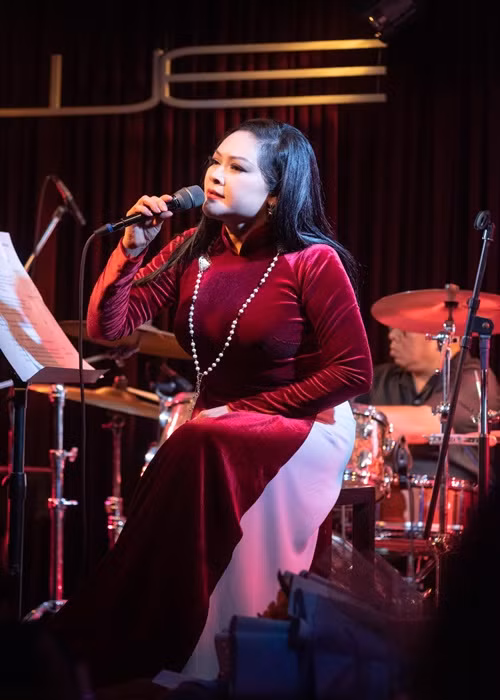 Như Quỳnh đang chịu những tác dụng phụ của chứng nghiện thuốc ngủ. “Do uống nhiều thuốc ngủ nên tôi mắc chứng hay quên. Cộng với tuổi ngày càng cao mà hiện nay bạn bè gọi tôi là "Như bà bà", tôi càng dễ quên. Quên trước quên sau nên đâm ra cũng có lúc quên cả lời bài hát”, cô nói.