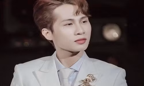 Sau tam thu xin loi, Jack bi “tinh cu” mang “hen ha”