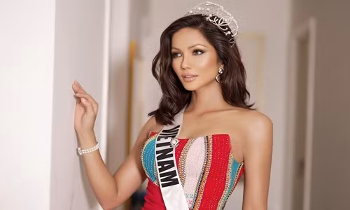 Vì sao H'hen Niê được đề cử Nghệ sĩ ấn tượng VTV Awards 2021? Vi sao H'hen Nie duoc de cu Nghe si an tuong VTV Awards 2021?