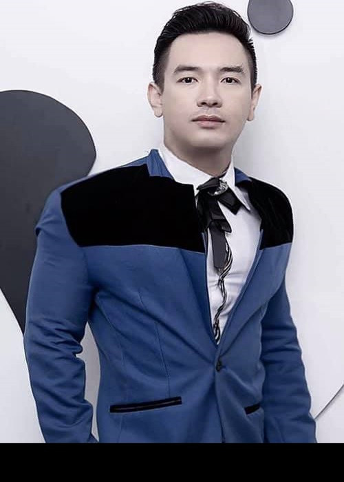 Ca sĩ Vũ Hà cũng tiếc thương Việt Quang. “Tạm biệt người em đồng nghiệp, em ra đi thanh thản”, Vũ Hà viết.