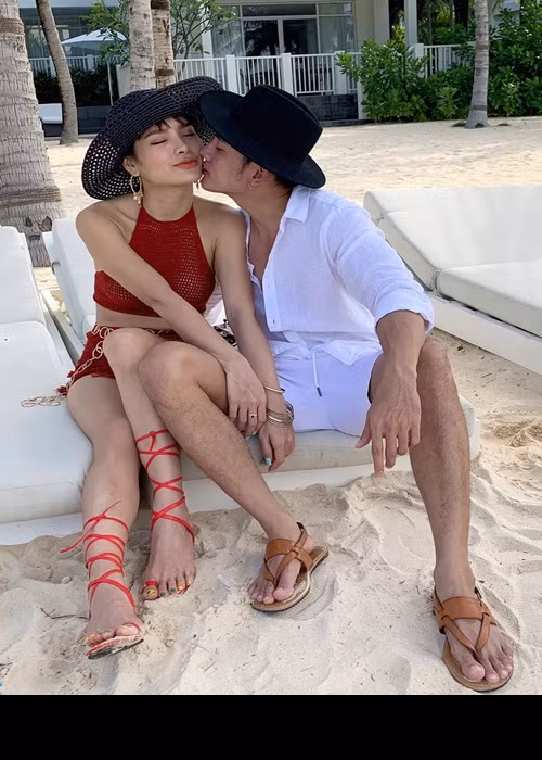 Phương Trinh từng chia sẻ, Lý Bình là chàng trai tốt. Trong khi đó, nam diễn viên cho biết, anh yêu Phương Trinh Jolie bởi sự chân thành, hiểu chuyện.