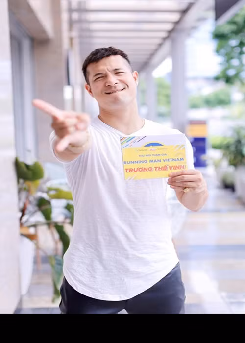 Trương Thế Vinh hoạt động khá sôi nổi trong lĩnh vực giải trí. Anh là ca sĩ, người mẫu, diễn viên. Fanpage của Trương Thế Vinh hiện có 1,2 triệu tài khoản theo dõi.