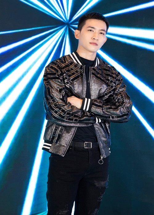 Võ Cảnh công khai mối quan hệ tình cảm với người mẫu Hà Phương năm 2015 sau 2 năm hẹn hò. Tuy nhiên, sau đó, không thấy nam người mẫu chia sẻ về đời tư.