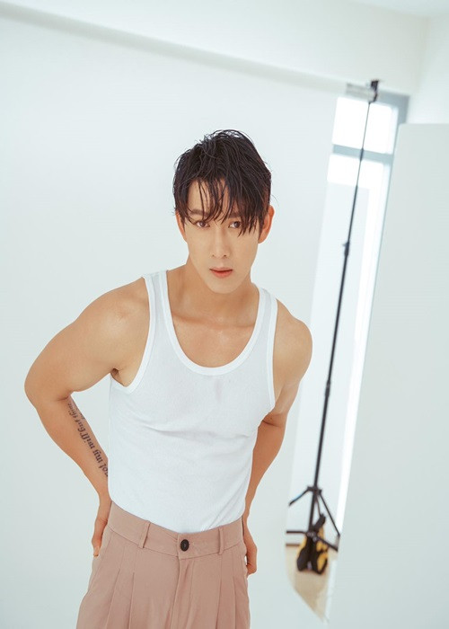 Song Luân nam tính, là mẫu bạn trai lý tưởng của nhiều cô gái.