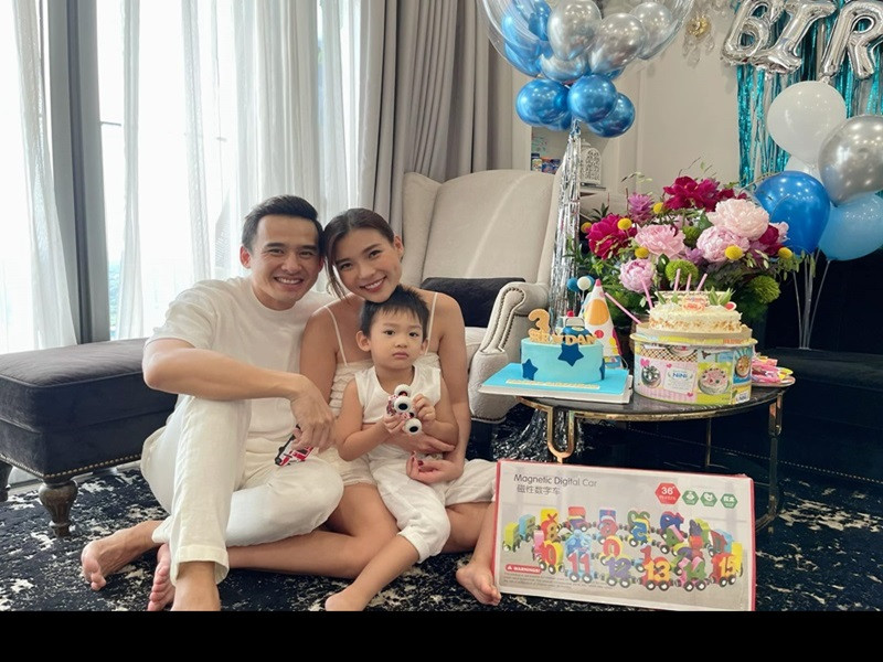 Vợ chồng Thúy Diễm có một cậu con trai tên Bảo Bảo.