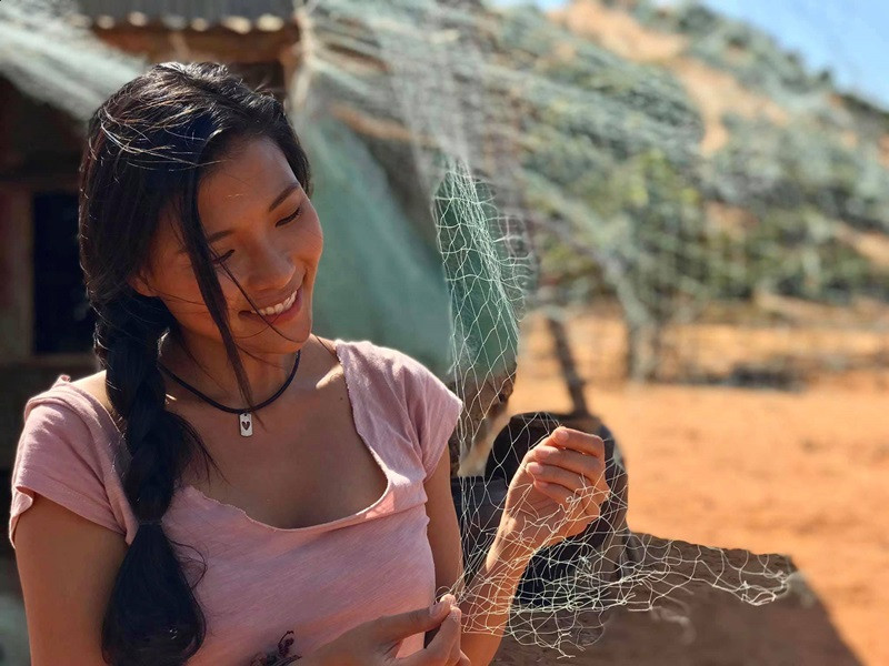 Trước “Cát đỏ”, Thúy Diễm gây ấn tượng với nhiều bộ phim như “Vợ chồng Đậu thời @", "Tình kỹ nữ", "Mùa hè yêu em", "Rau muống tháng 9", "Mẹ ghẻ", "Chống lại số phận", "Dâu bể đường trần". Cô từng đoạt một số giải thưởng như Nữ diễn viên triển vọng của HTV Awards 2013.