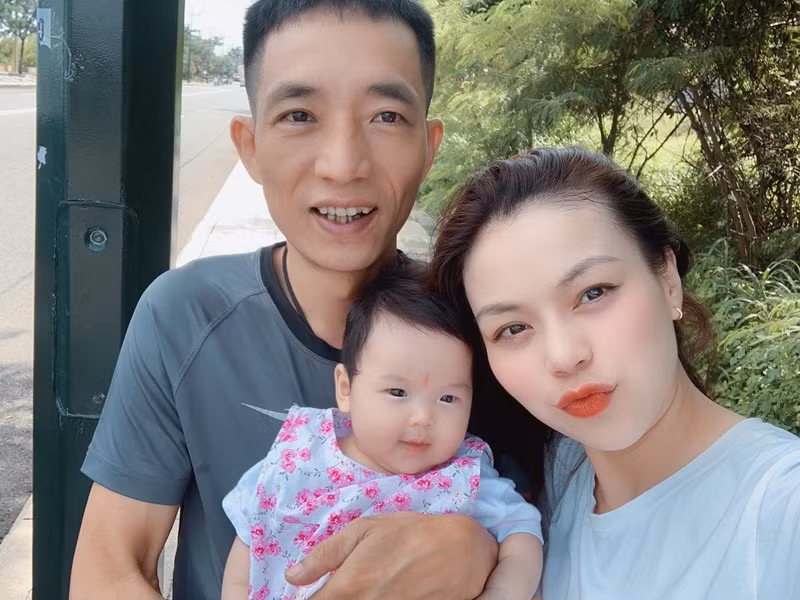 “Thật may mắn cho cả 2 ta, vì em và anh vẫn còn giữ được nhau và giữ được mái ấm cho các con. Em mong mình mãi trân quý nhau như thế này", Hải Yến nhắn nhủ chồng.