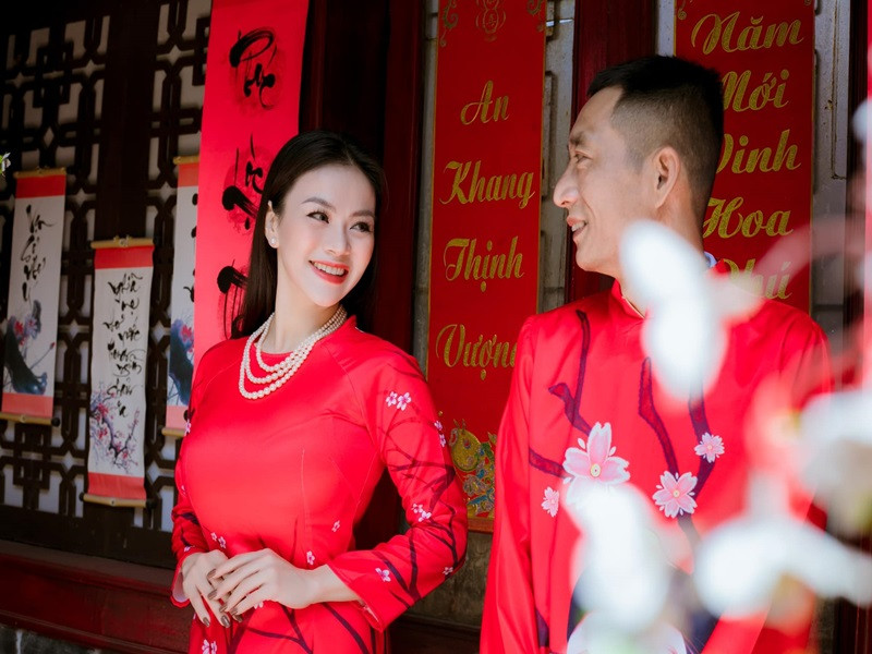 Dịp kỷ niệm 10 năm về chung một nhà, Hải Yến dành những lời có cánh cho ông xã. “Em cảm ơn ông trời đã mang đến cho em một người đàn ông có vóc dáng nhỏ bé nhưng tính tình bao dung, quảng đại. Một người luôn yêu và có trách nhiệm với vợ con”, cô nói.