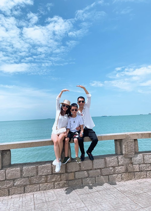 May mắn, vợ chồng Hải Yến nói hết tất cả những gì không hài lòng về nhau. Cả hai còn bắt đầu đưa ra những quy tắc để dù có bận thế nào cũng dành thời gian cho gia đình.