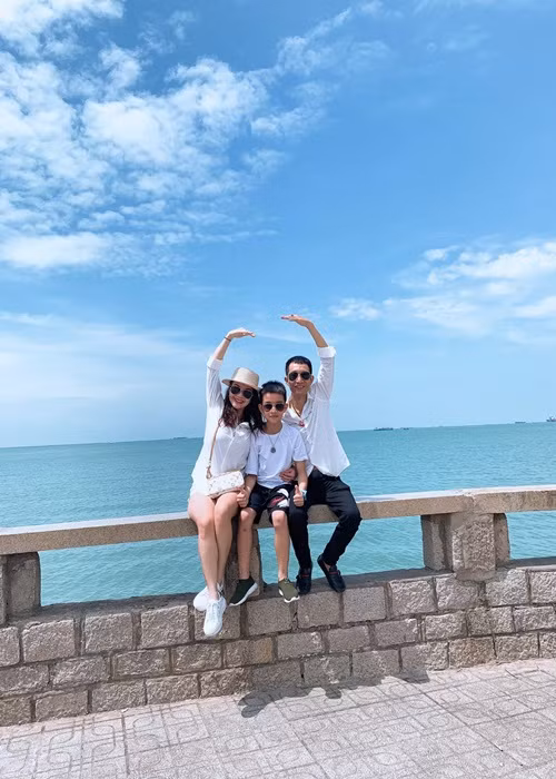 May mắn, vợ chồng Hải Yến nói hết tất cả những gì không hài lòng về nhau. Cả hai còn bắt đầu đưa ra những quy tắc để dù có bận thế nào cũng dành thời gian cho gia đình.