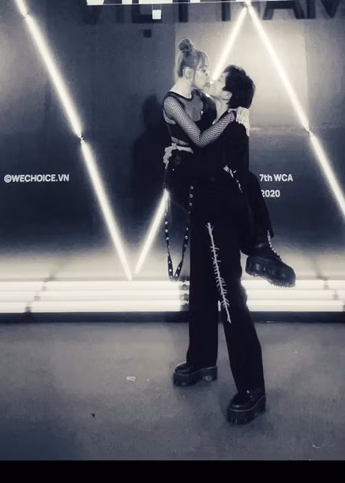 Nữ ca sĩ còn cho hay, trong 1 năm qua, cô và người yêu đã cùng xây dựng cuộc sống trong mơ.