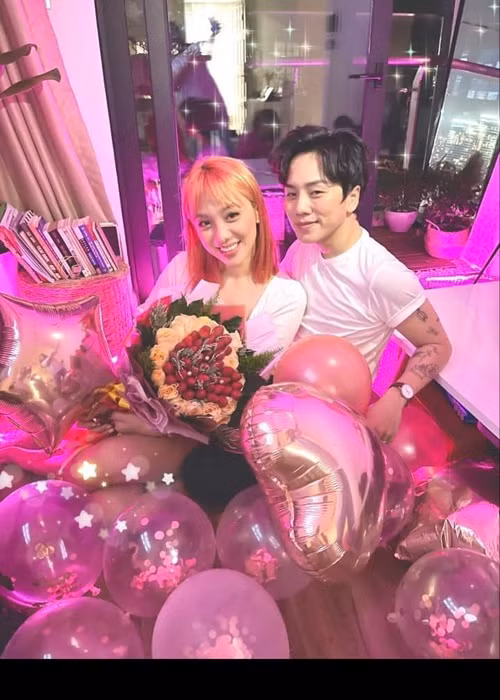 "Nơi đó có đầy đủ những người yêu quý nhất của chúng tôi. Đó sẽ là ngày tuyệt vời nhất", Lan Trinh nói.