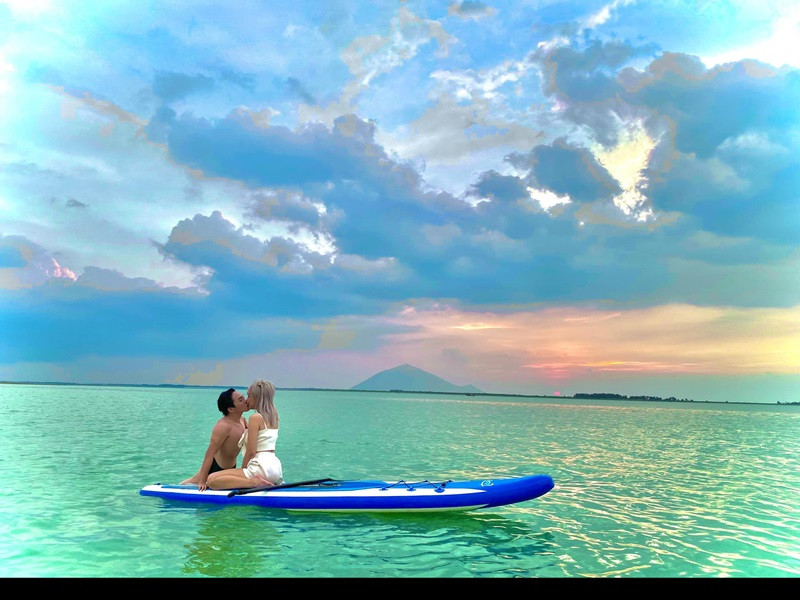 Bạn trai của Lan Trinh chia sẻ từ khi gặp Lan Trinh, anh không còn sợ hôn nhân, thay vào đó rất mong chờ bởi tin tưởng chuyện tình với Lan Trinh sẽ có cái kết đẹp.