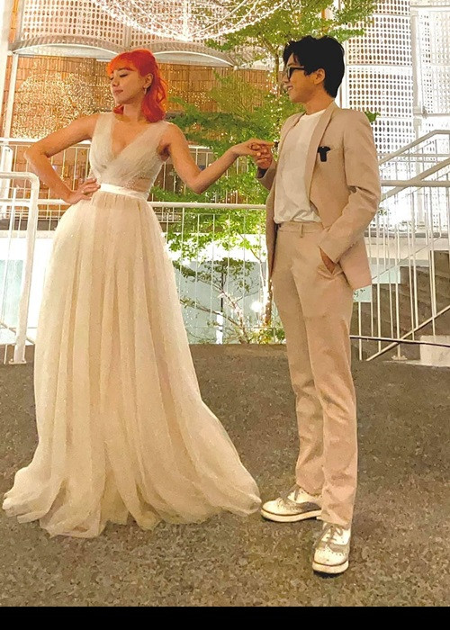 Lan Trinh hình dung ra đám cưới chắc chắn sẽ rất đẹp do bạn trai thiết kế tỉ mỉ chi tiết.